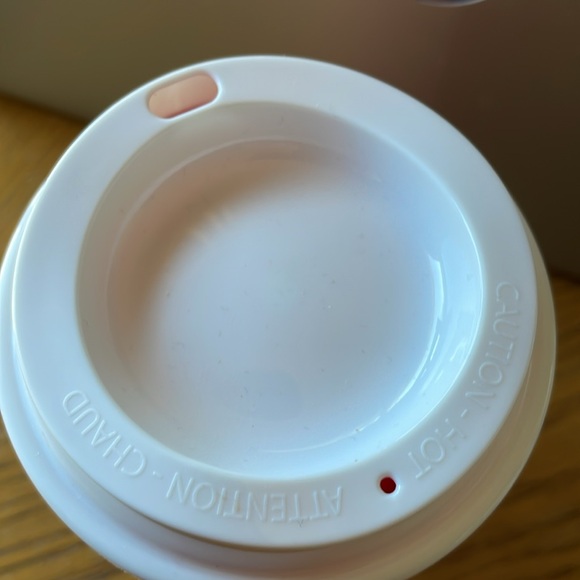 Starbucks 2013 Holiday Reusable Hot Cup Grande 16 oz Plastic Red Green NEW - Picture 2 of 4